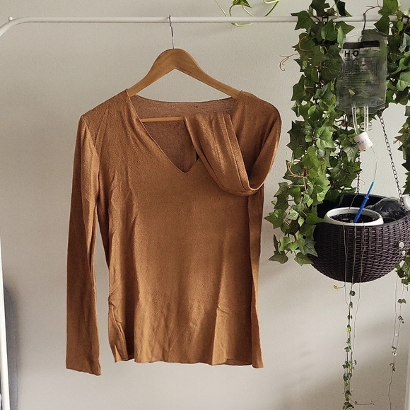 Beige tops - Picture 3 of 3